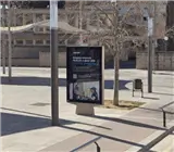 Marquesina publicitaria en la plaza de la Masuca, zona comercial del sur de Igualada